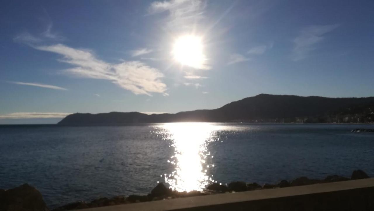 Apartamento Cadorna Fronte Mare Alassio Exterior foto