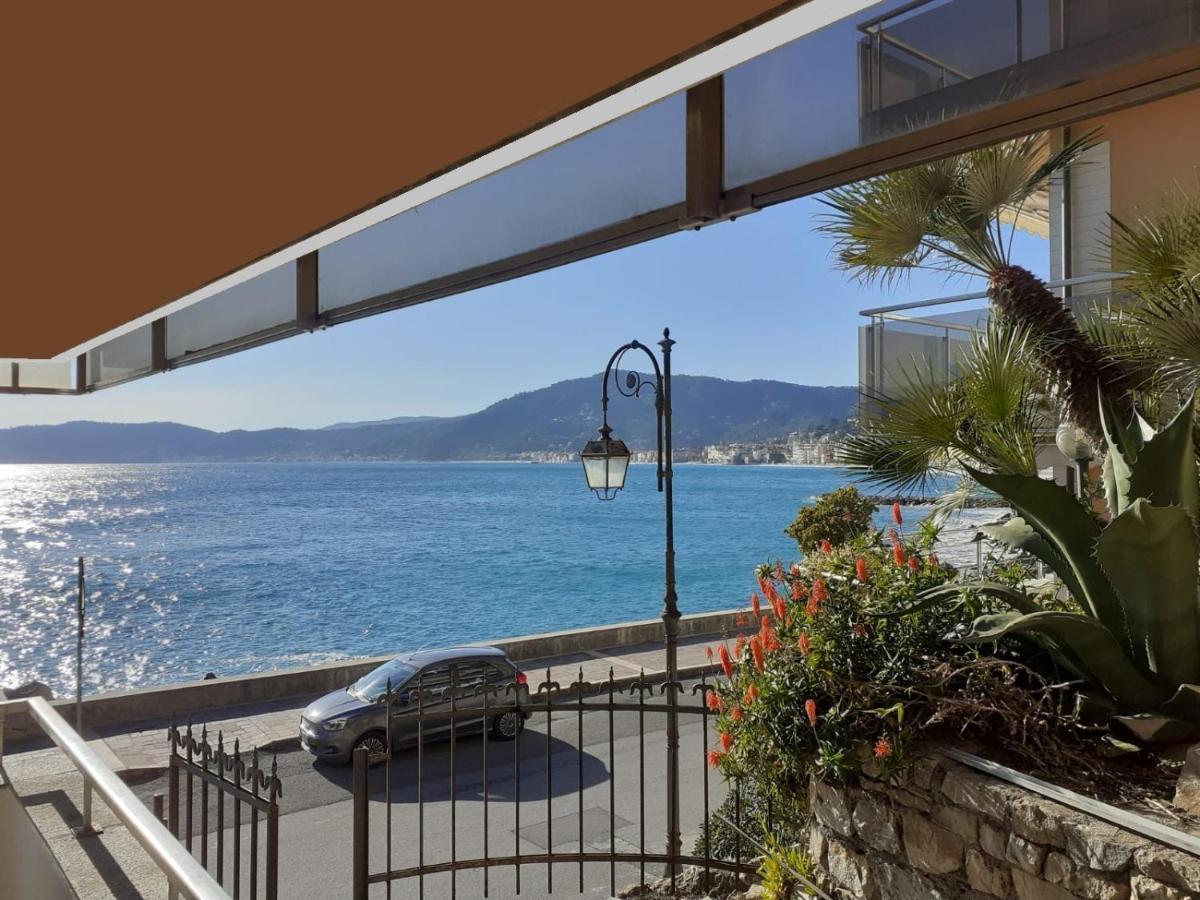 Apartamento Cadorna Fronte Mare Alassio Exterior foto